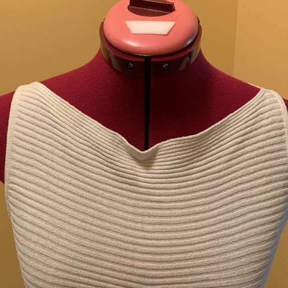 NWOT Luca Luca Sleeveless Sweater - Picture 4 of 15